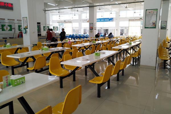 餐饮承包在当前市场上面临着巨大的竞争